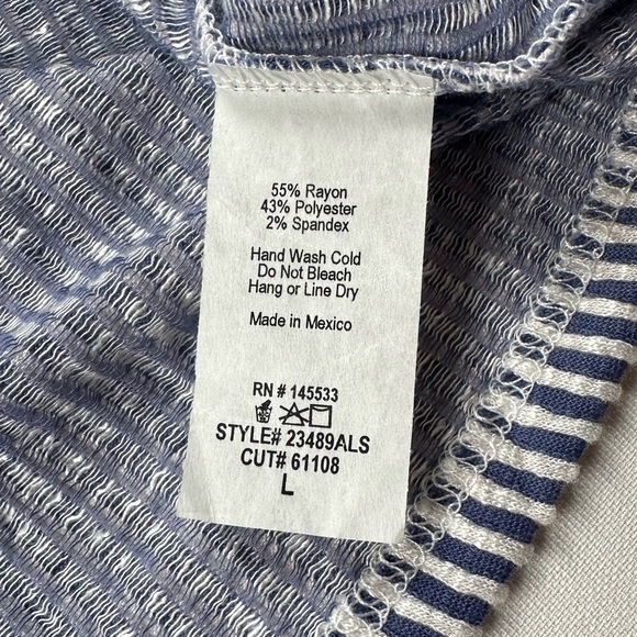 NWT W5 blue and white striped 3/4 sleeve shirt size large - Picture 10 of 11